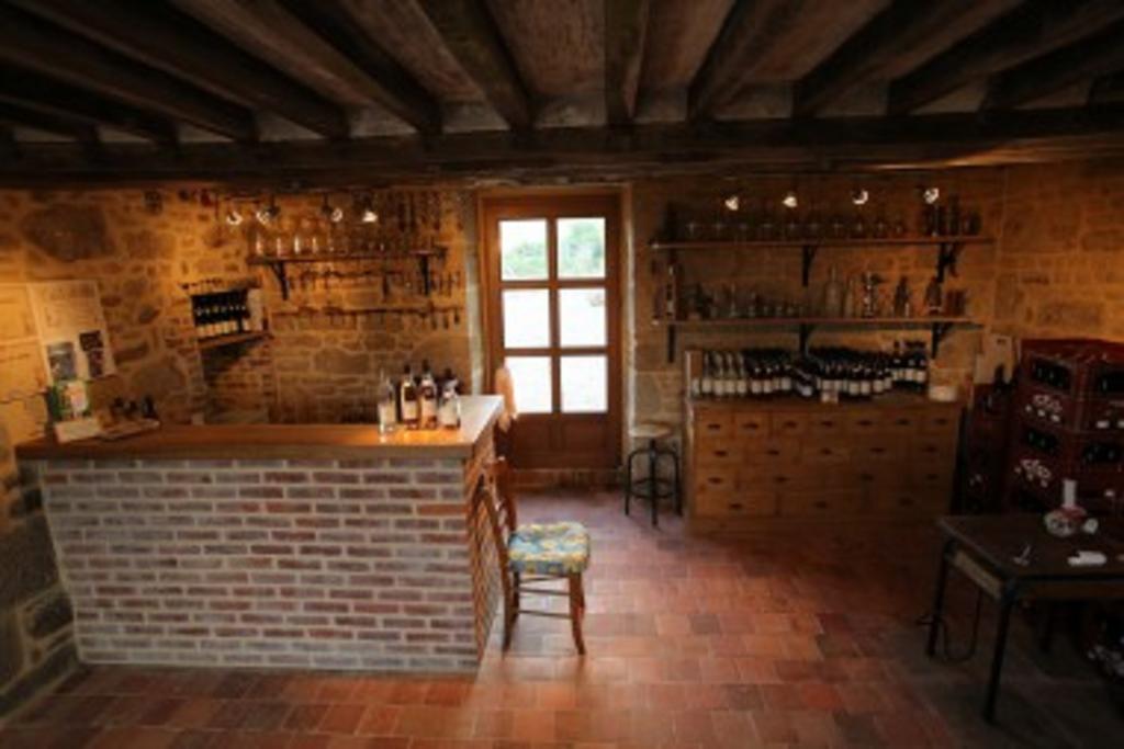 Bed and Breakfast Ferme Cidricole Hugues Desfrieches Sainte-Marguerite-de-Carrouges Екстер'єр фото
